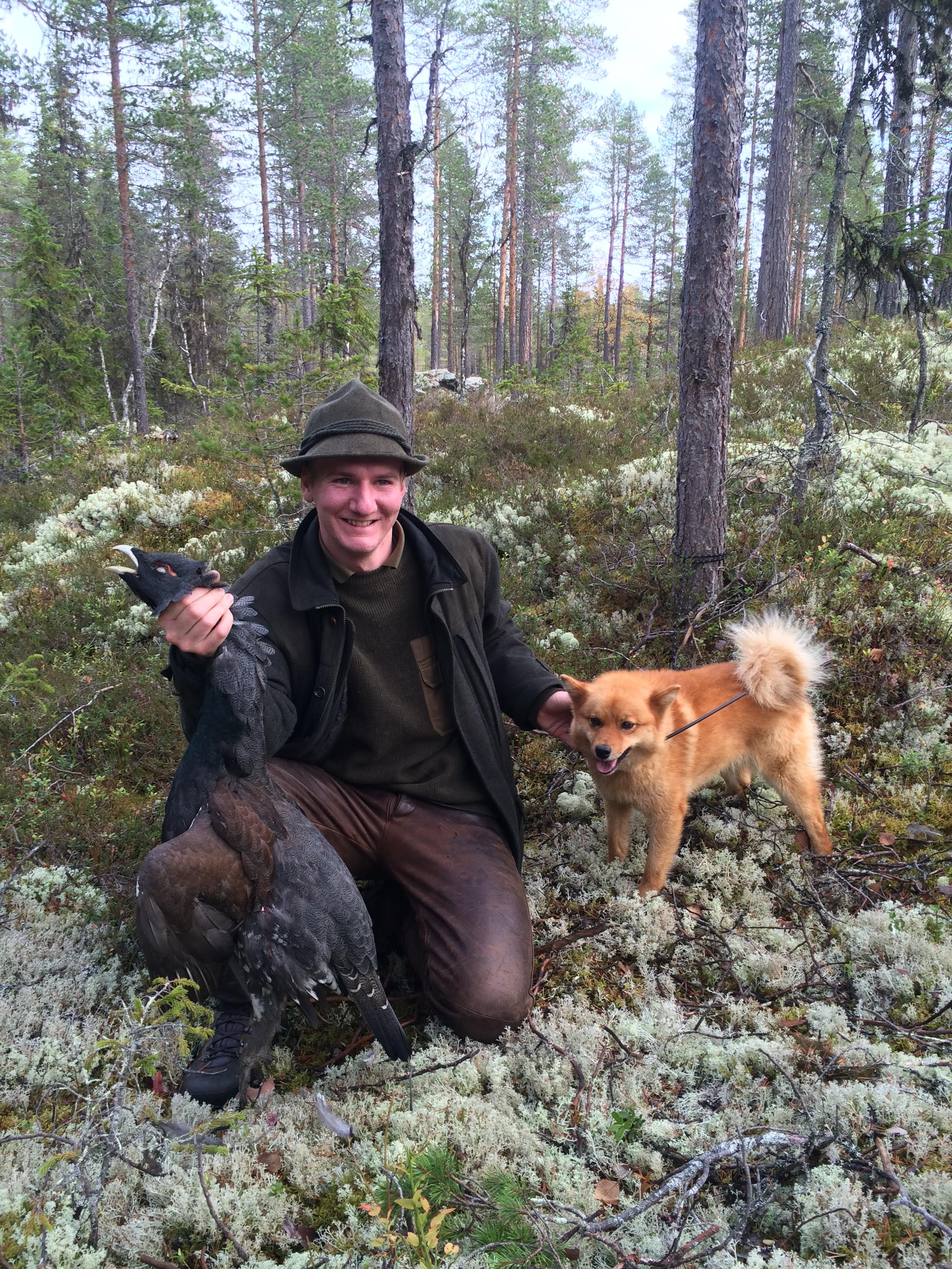 Finskspets med tjäder